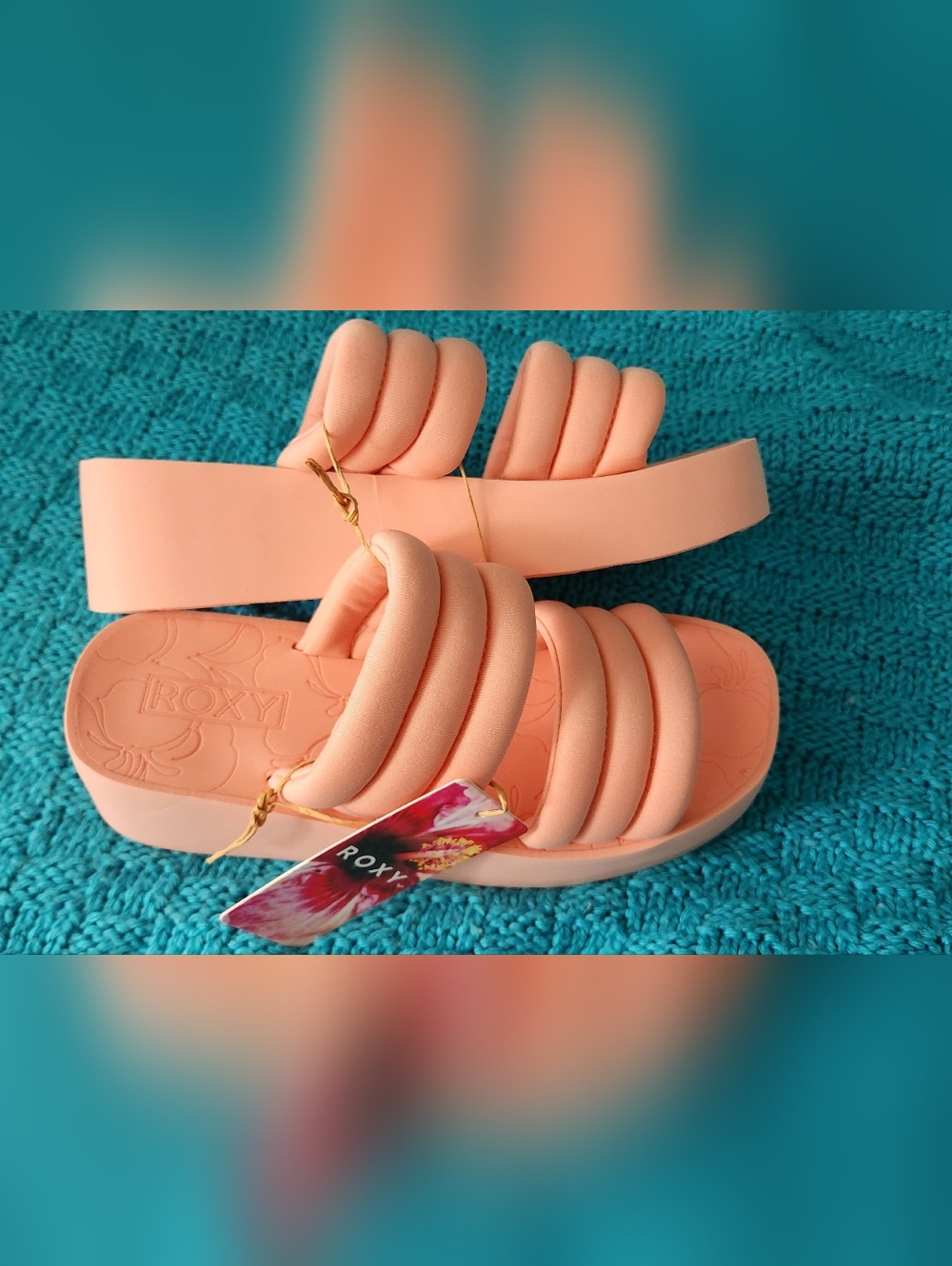 NWT Roxy Women's Totally Tubular Slip-on Slide Sandals Peach color Size 6 - Picture 2 of 7